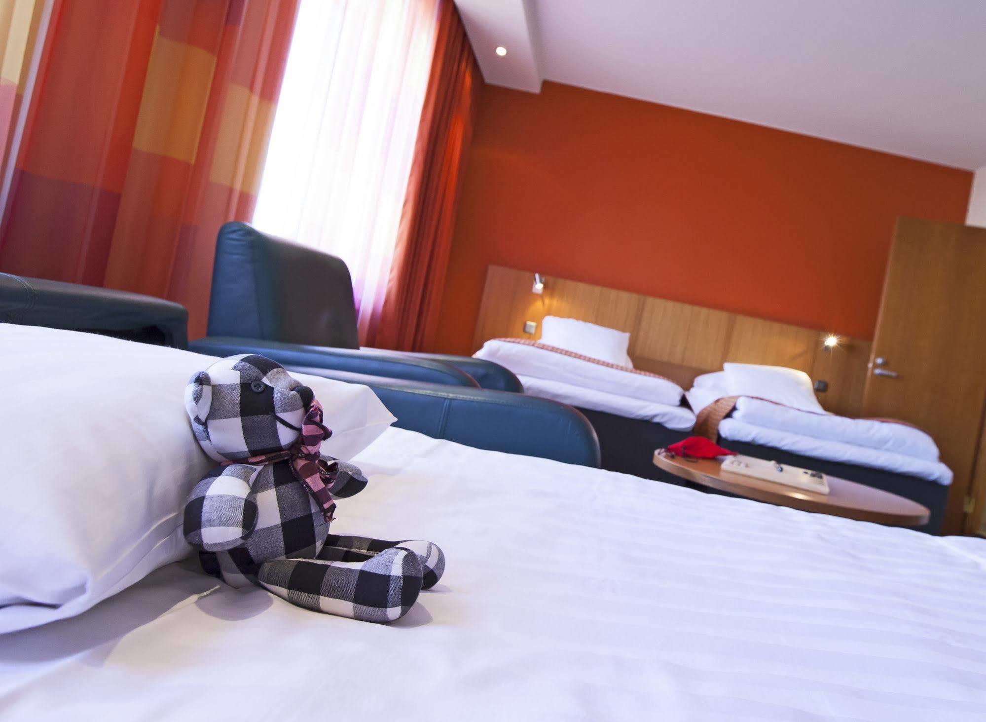 Hotel Oscar Варкаус Экстерьер фото